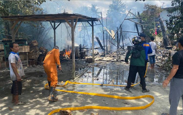 Gudang Pemotongan Ayam Terbakar di Mendawai, Kerugian Puluhan Juta