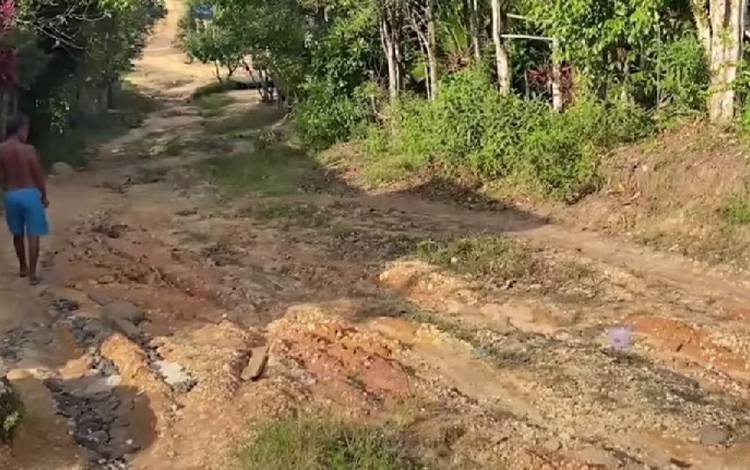 Jalan Rusak di Kecamatan Tewah Gumas Akan Segera Diperbaiki