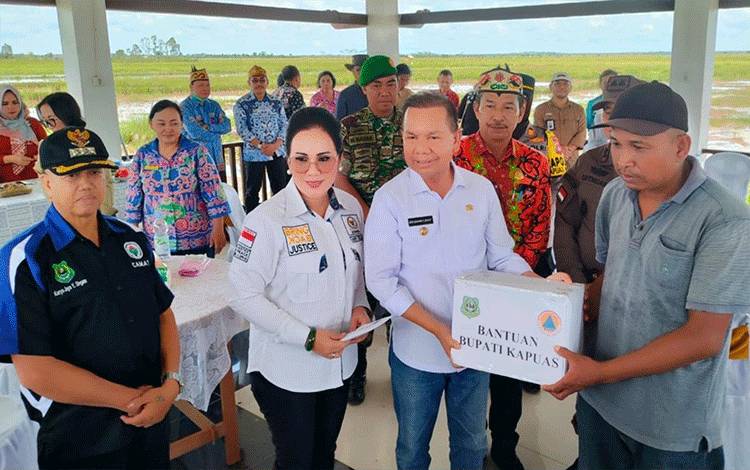 Warga Terdampak Kebakaran Rumah di Desa Sumber Agung Terima Bantuan