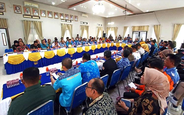 Forum Konsultasi Publik Media Komitmen Pemangku Kepentingan Pembangunan Barito Utara
