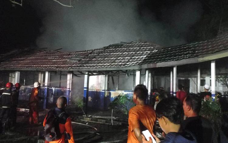 Ini Dugaan Sementara Penyebab SMAN 5 Palangka Raya Terbakar