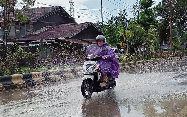 BMKG Prakirakan Hujan Ringan Guyur Mayoritas Kota Besar Indonesia