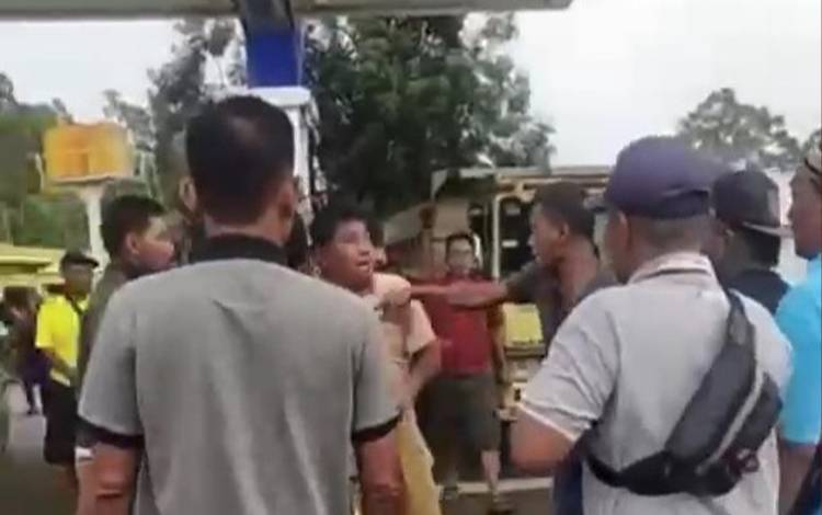 Beredar Video Nyaris Baku Hantam di SPBU Panjung Pangkalan Bun, Begini Penjelasan Kapolsek