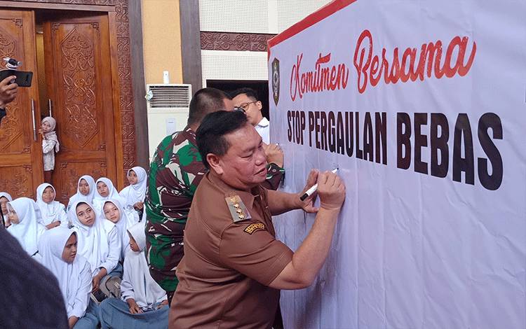 Bupati Kotim: Pelajar Harus Memiliki Cita-Cita Setinggi Mungkin