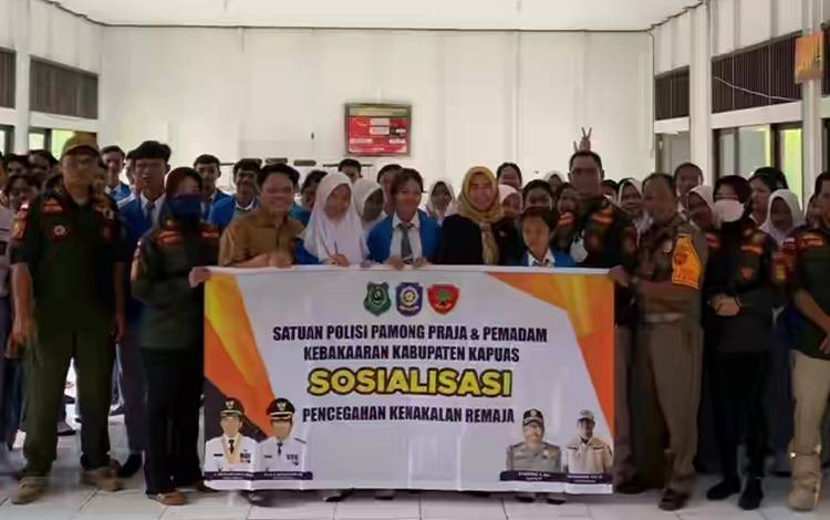 Anggota DPRD Kapuas Bersama Satpol PP dan Damkar Sosialisasikan Cegah Kenakalan Remaja