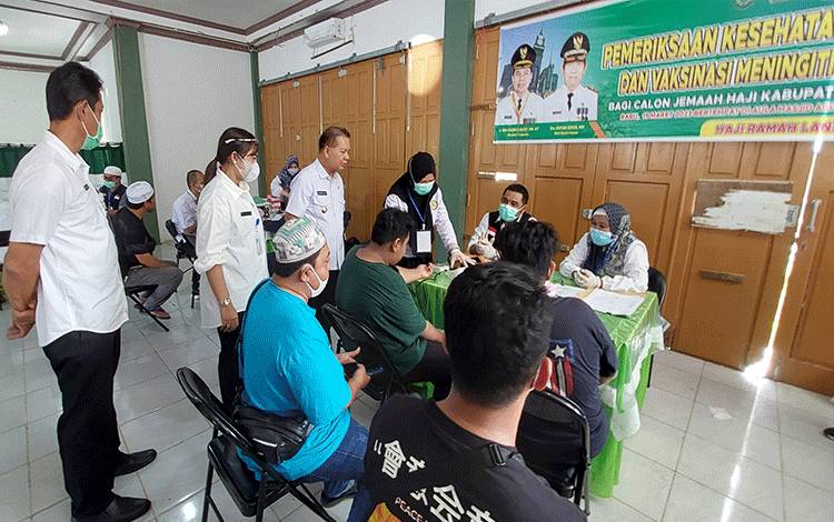 Bupati Kapuas Tinjau Pemeriksaan Kesehatan Calon Jemaah Haji