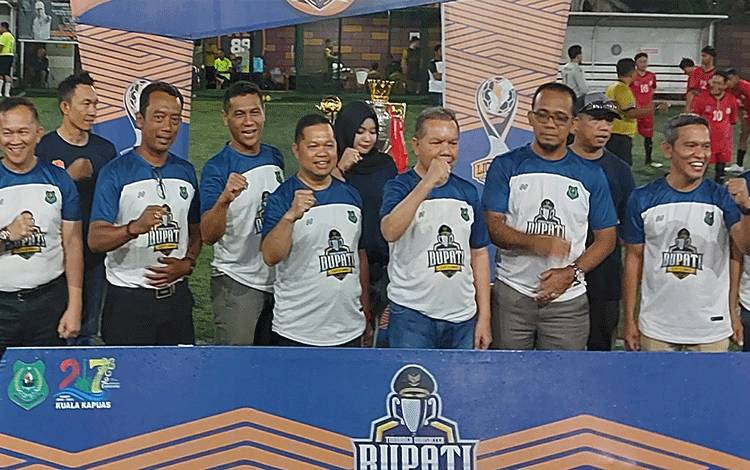Wakil Ketua I DPRD Kapuas Respon Positif Turnamen Mini Soccer Bupati Cup II