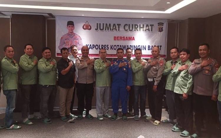 Polres Kobar gelar Jumat Curhat bersama jajaran manajemen dan karyawan CBI Group. (Foto : ISTIMEWA)