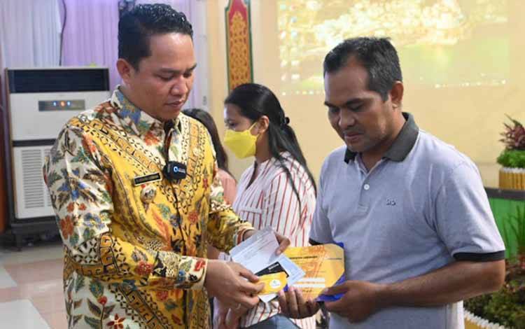 Pemkab Lamandau Kembali Salurkan Hibah Permodalan Bagi Pelaku UMK