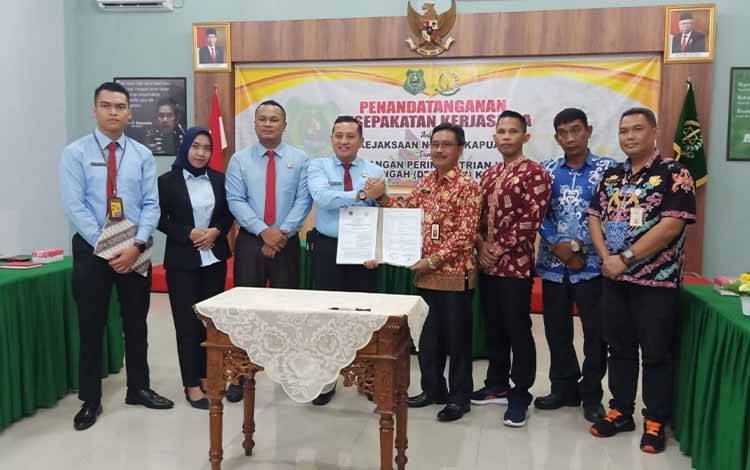 Disdagperinkop dan UKM Kapuas Jalin Kerja Sama dengan Kejaksaan