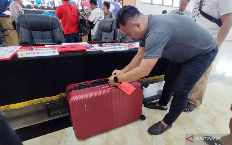 Polisi: Mayat Dalam Koper Seorang Translator Bahasa Mandarin