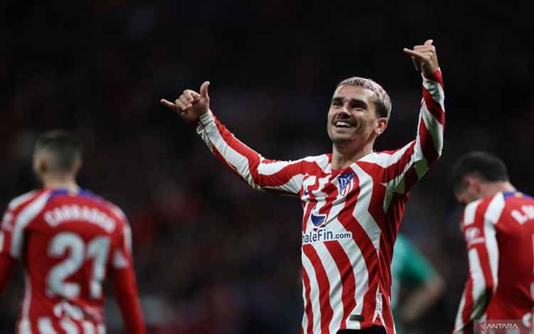 Selebrasi Antonio Griezmann setelah mencetak gol pertama Atletico Madrid dalam pertandingan Liga Spanyol lawan Valencia di Wanda Metropolitano pada 19 Maret 2023. ANTARA/AFP/PIERRE-PHILIPPE MARCOU
