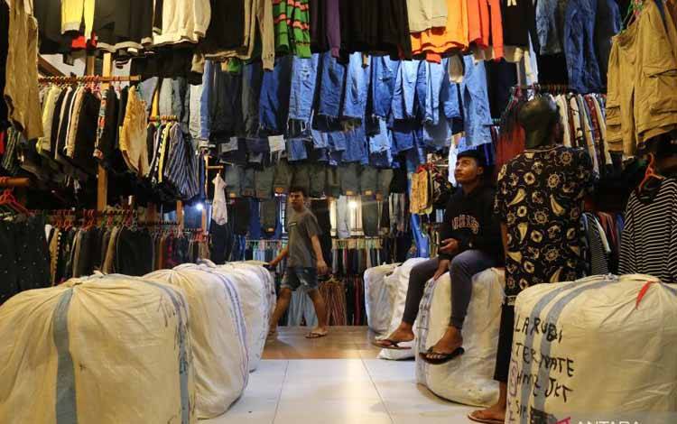 Kapolri Perintahkan Jajaran Usut Penyeludupan Pakaian Bekas Impor