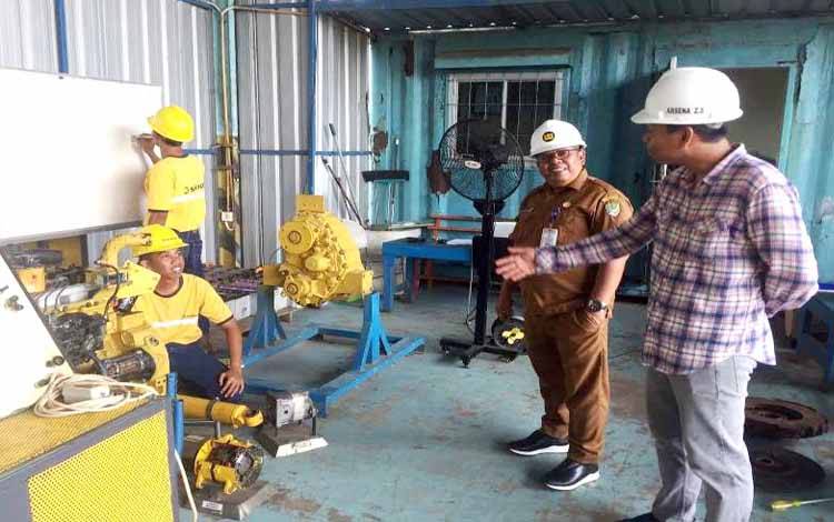 Disnakertranskop UKM Barito Utara Lakukan Penjajakan Kerjasama ke UT School Banjarmasin