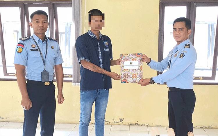 Satu Warga Binaan Rutan Tamiang Layang Dapat Remisi Khusus Hari Raya Nyepi