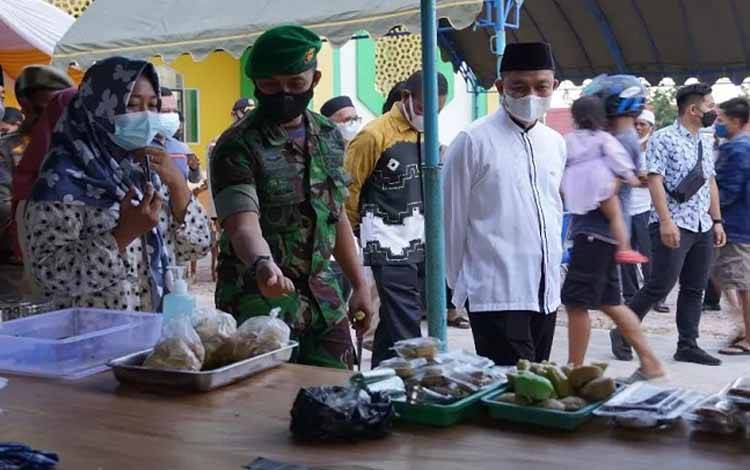 Wabup Lamandau Ajak ASN Beli Takjil di Pasar Ramadan ?