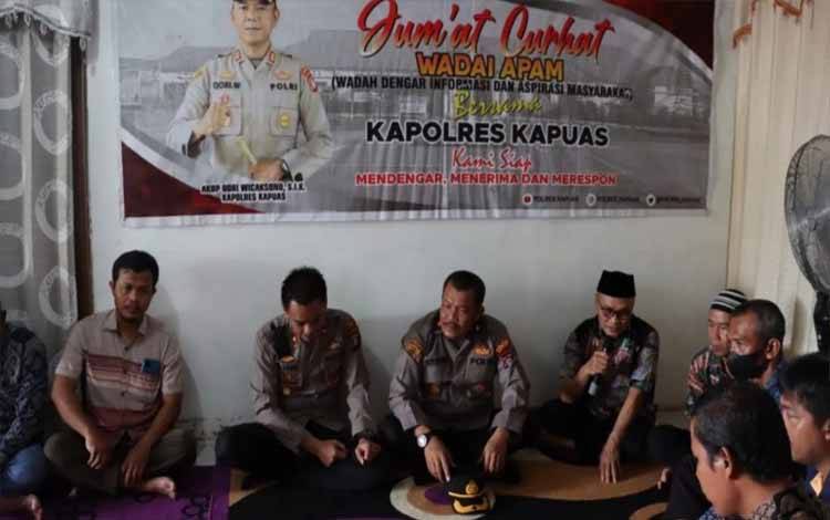 Silaturahmi ke Senkom, Polres Kapuas Gelar Program Jumat Curhat