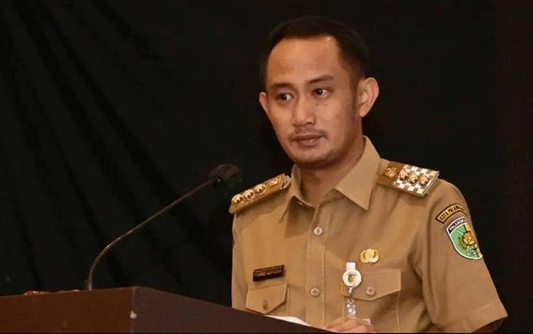 Fairid Imbau Masyarakat Palangka Raya Waspada Pohon Tumbang