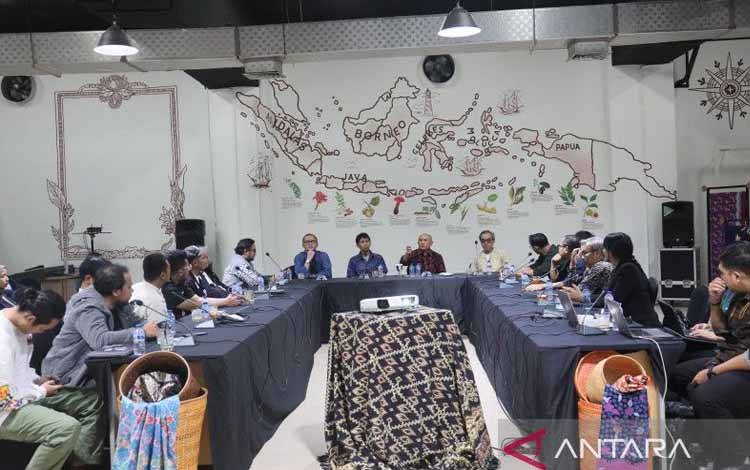 MenKopUKM Cari Solusi Terbaik Terkait Impor Barang Bekas Ilegal