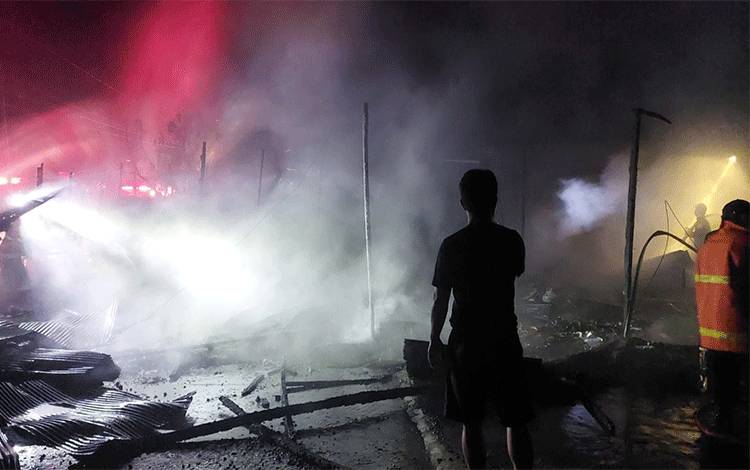 Toko Sembako di G Obos Palangka Raya Terbakar, Terdengar Suara Ledakan