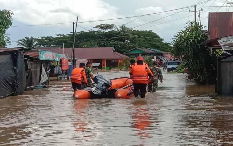 Sekda Kalteng: Tim Evakuasi Siap Siaga Berikan Pertolongan Terdampak Banjir
