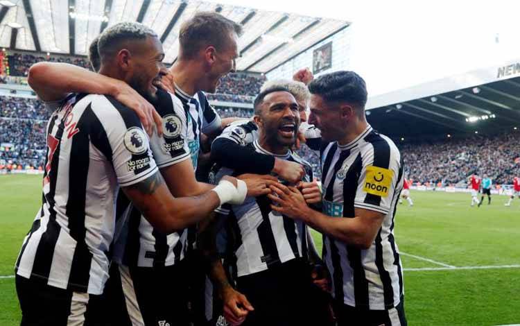 Newcastle Kalahkan Manchester United 2 Gol Tanpa Balas