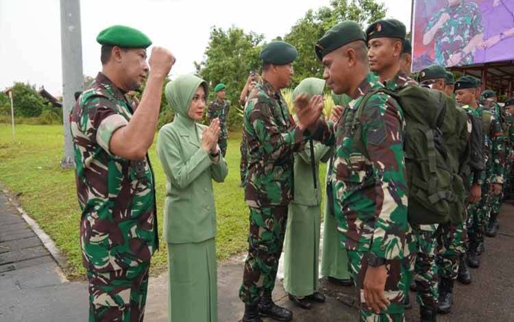 Danrem 102 Panju Panjung Berangkatkan Kloter Pertama Pam Obvitnas ke Papua