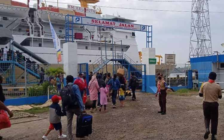 Bupati Kotim Minta KSOP Antisipasi Penumpukan Pemudik di Pelabuhan