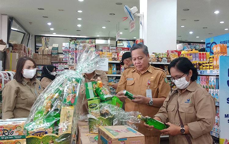BBPOM Palangka Raya Sidak Minimarket dan Pasar di Kotim