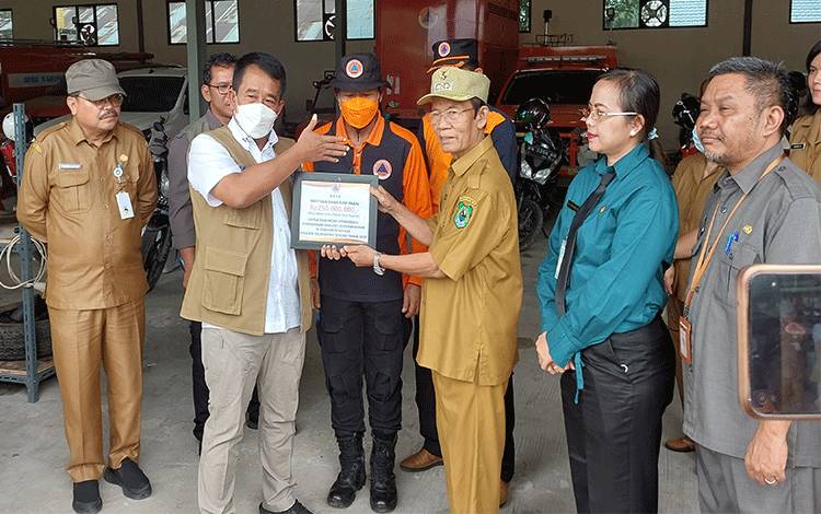 BNPB Beri Bantuan Dana Siap Pakai dan Bantuan Logistik Dukung Penanganan Banjir di Kapuas