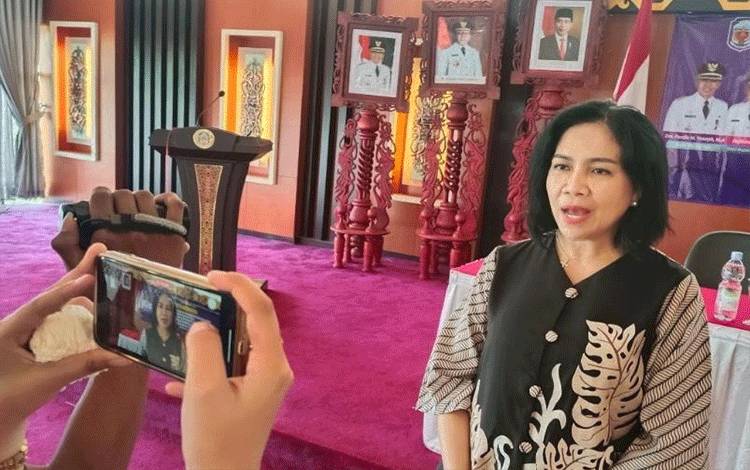 Plt. Kepala P3APPKB Murung Raya Lynda Krsitiane Perdie