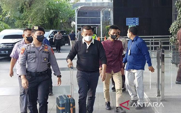 KPK Sita Miliaran Rupiah Dalam OTT Bupati Kepulauan Meranti