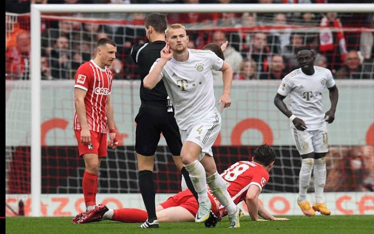 Matthijs de Ligt Berikan Bayern Muenchen Kemenangan atas Freiburg