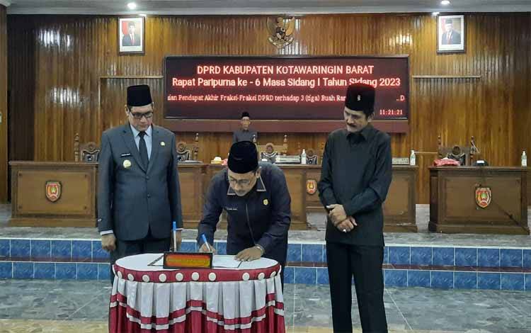 Dari 3 Raperda, DPRD Kobar Setujui 2 Raperda Ditetapkan Jadi Perda