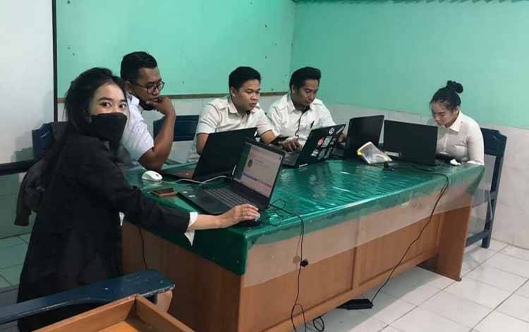 Giliran Pegawai RSUD Kapuas Aktivasi Identitas Kependudukan Digital