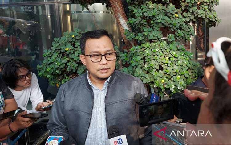 KPK Sita Sejumlah Dokumen Usai Geledah kantor Bupati Meranti