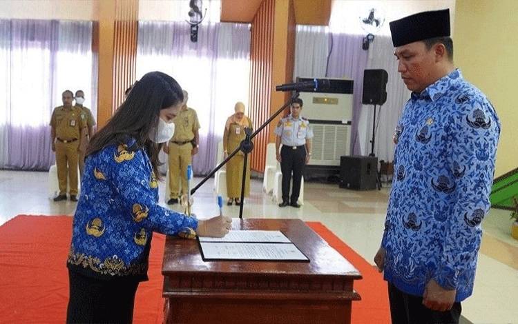Bupati Lamandau Minta Semua PNS Fokus Bekerja
