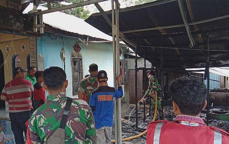 Kios Warga Desa Haringen Ludes Terbakar, Pemilik Alami Luka Bakar