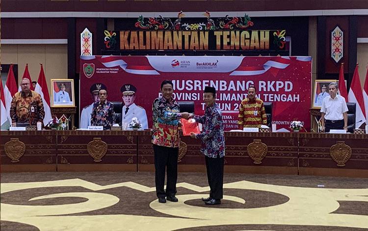 Nafiah Ibnor Resmi Jabat Plt Bupati Kapuas, Ini Katanya