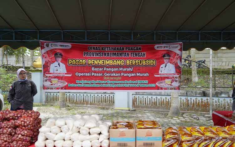 Bahan pokok yang disediakan pada pasar penyeimbang Pemerintah Provinsi (Pemprov) Kalteng di Kabupaten Kobar. (FOTO: IST)