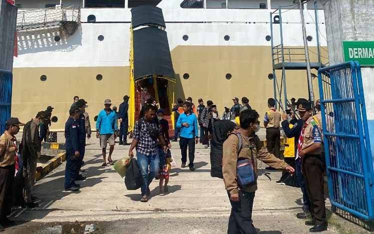 KSOP Sampit Prediksi Lonjakan Penumpang di Pelabuhan Mulai Terjadi pada 16 April