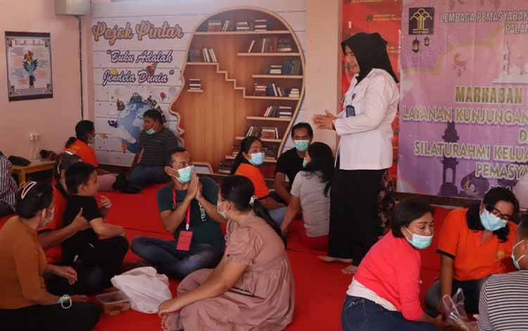 Lapas Perempuan Palangka Raya Beri Kesempatan Kunjungan Keluarga WBP Sore Hari