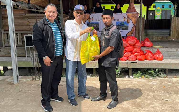 Momen Ramadan dan Jelang Idulfitri, PT CBUT Tbk Bagikan Sembako ke Panti Asuhan dan Pesantren?
