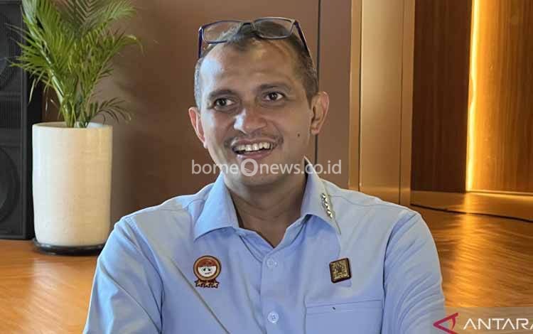 Wakil Menteri Hukum dan HAM Edward Omar Sharif Hiariej memberi keterangan kepada wartawan di Kantor Kementerian Hukum dan HAM, Jakarta Selatan, Selasa (18/4/2023). ANTARA/Putu Indah Savitri