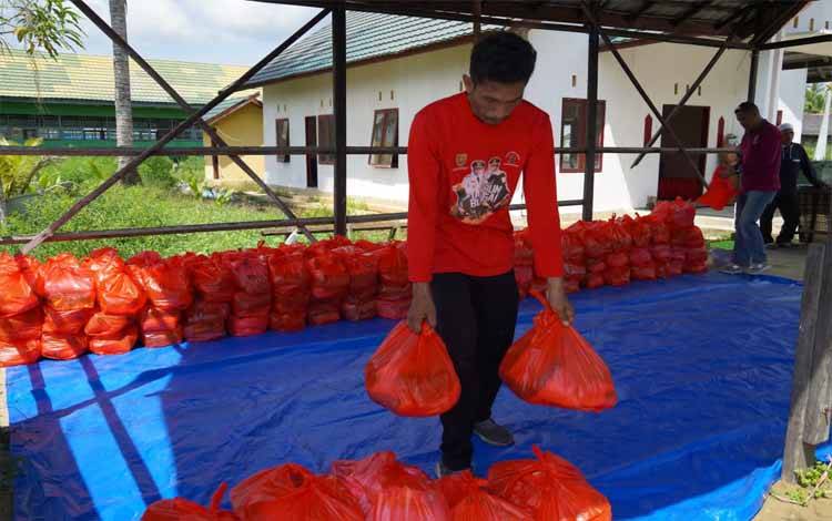 3.000 Paket Sembako Pemprov Kalteng Dibagikan di Kecamatan Kahayan Kuala