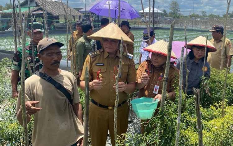 Pj Bupati Kobar Canangkan Gerakan Gemar Menanam