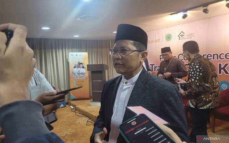 Ketua Majelis Ulama Indonesia (MUI) K.H. Muhammad Cholil Nafis seusai acara peluncuran pelatihan calon khatib muda di Jakarta, Selasa (11/4/2023) (FOTO ANTARA/Sean Filo Muhamad)