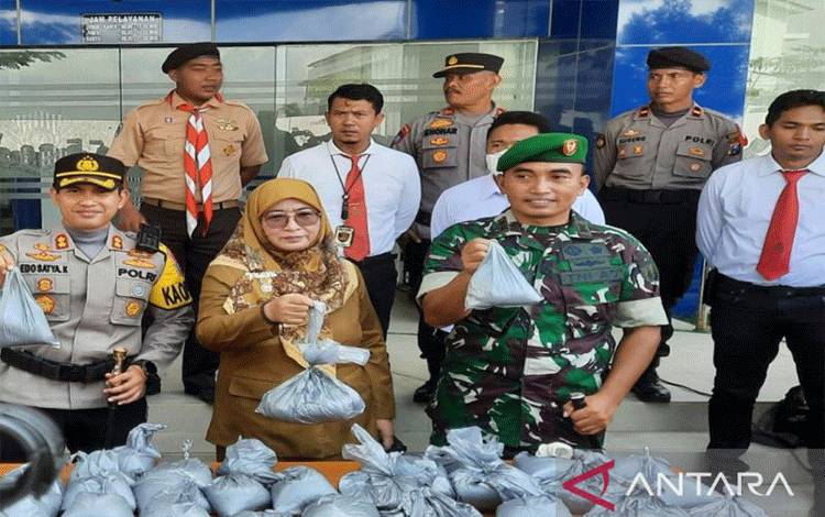 Polisi Sita 200 Kilogram Bahan Baku Petasan