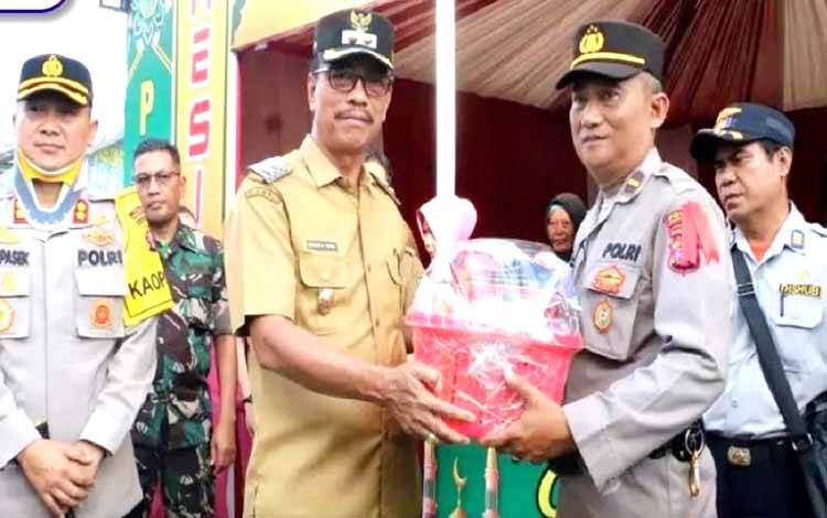 Wakil Bupati dan Pejabat Pemkab Barito Utara Tinjau Posko Terpadu Operasi Ketupat 2023