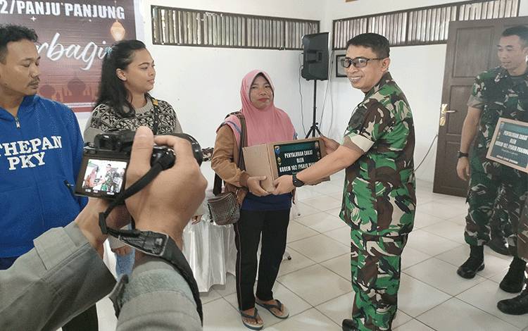 Korem 102 Panju Panjung, Salurkan 250 Paket Zakat H Abdul Rasyid